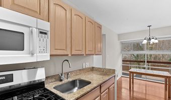 4227 AMERICANA Dr 102, Annandale, VA 22003