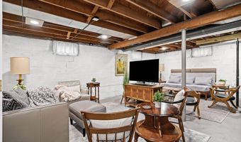 18 Oxford Rd, Albany, NY 12203