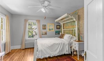 1220 Hope St, Bristol, RI 02809