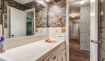 6829 NW 27th St, Bethany, OK 73008