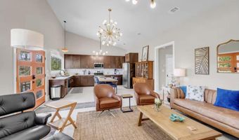 218 Thomas St, Bay St. Louis, MS 39520