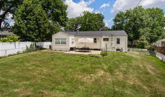 7658 General Meade Ln, Affton, MO 63123