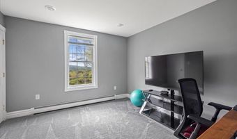 34 Goldsbury Woods Rd, Barre, VT 05641