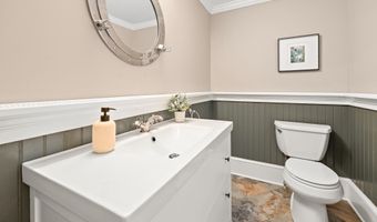 132 S GARFIELD St, Arlington, VA 22204