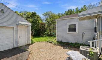1074 S James Rd, Columbus, OH 43227
