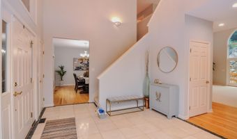 588 Green Rd, Ann Arbor, MI 48105