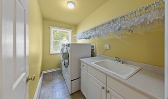 33 Perona Rd, Andover, NJ 07821