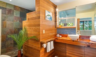690 E Kuiaha Rd, Haiku, HI 96708