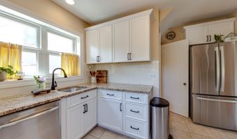 805 S Mitchell Ave, Arlington Heights, IL 60005
