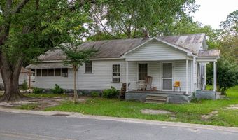 199 Anthony/Oak Sts, Baxley, GA 31513