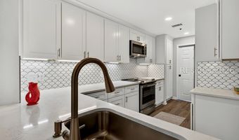 10 Johnston Way Suite F, Bluffton, SC 29910