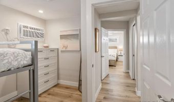 810 Vanitie Ct, San Diego, CA 92109