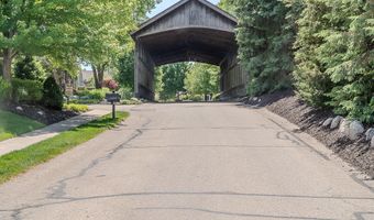 873 Bridge Crest Dr SE 8, Ada, MI 49301