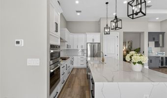 614 PINCKNEY Dr, Apollo Beach, FL 33572