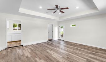 2223 Popps Ferry Rd, Biloxi, MS 39532