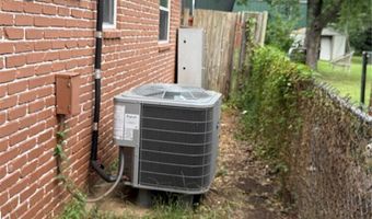 7917 NW 40th St, Bethany, OK 73008