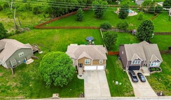 804 N 168th St, Basehor, KS 66007
