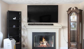 75 Autumn St, Cranston, RI 02910