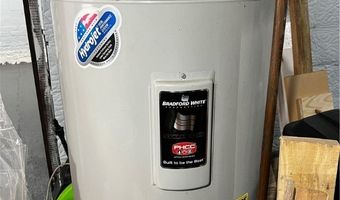 101 Lyons St, Adena, OH 43901