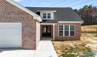 15 Swanee Dr, Albertville, AL 35950