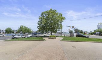 400 Deal Lake Dr 7H, Asbury Park, NJ 07712