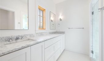 1016 NW A St, Bentonville, AR 72712