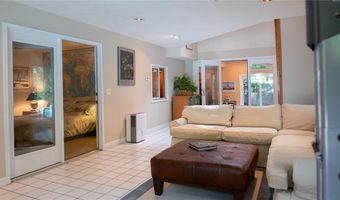 65 Huguenot Dr, East Greenwich, RI 02818