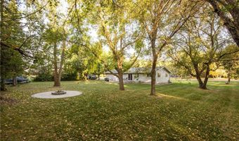 1706 Oak Knoll Dr NE, Alexandria, MN 56308