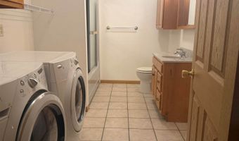 530 S 5th St, Akron, IA 51001