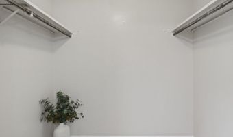 8463 MONARCH Ct, Annandale, VA 22003