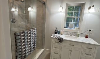14 Wards Hill Rd, Baldwin, ME 04091