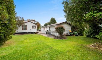 285 Division St, Algoma, WI 54201