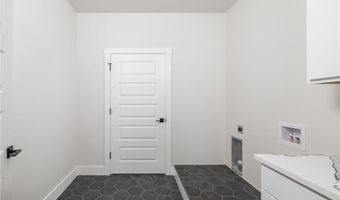 9 Seven Oaks Ln, Bella Vista, AR 72714