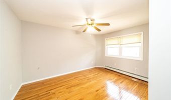 14 MEADOW St, Bayonne, NJ 07002