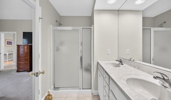 4 Hollyhock Knoll Ct 4, Bourne, MA 02532
