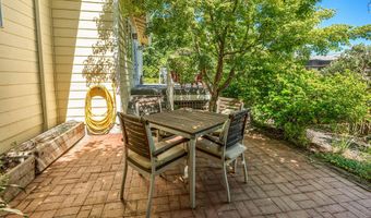 1011 Canyon Park Dr, Ashland, OR 97520
