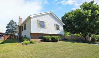 910 S Vista Dr, Algonquin, IL 60102