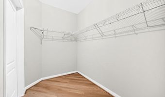 41895 CATHEDRAL VALLEY Sq 401, Aldie, VA 20105