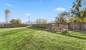 305 N SYCAMORE St, Archer City, TX 76351