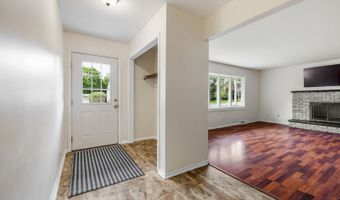 517 S Hubbard St, Algonquin, IL 60102