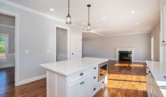 927 High Rd, Berlin, CT 06037