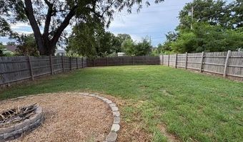 613 E Highland St, Aurora, MO 65605