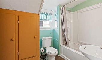 585 Riverside Dr, Augusta, ME 04330