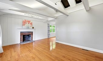 1185 Bay Rd, Amherst, MA 01002