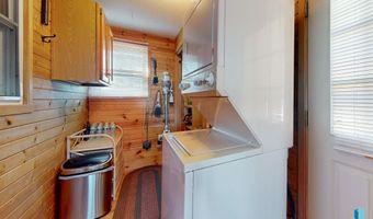 10 S Oakwood Shoreline Dr, Bruce, SD 57220
