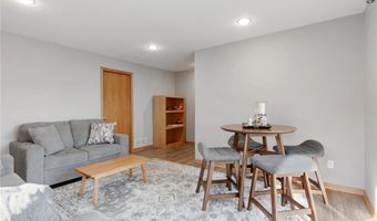 215 Ash St E, Annandale, MN 55302