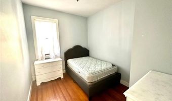 693 Thames St 1, Newport, RI 02840