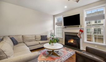 2765 Ashcombe Dr, Ann Arbor, MI 48105