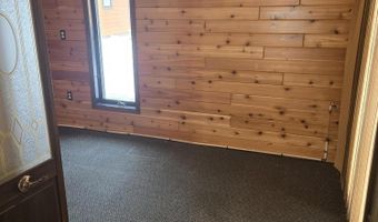 1306 1st St, Britton, SD 57430