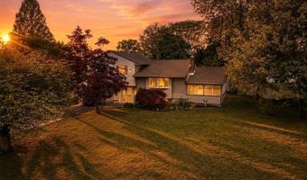 540 Sherman Ave, Belford, NJ 07718
